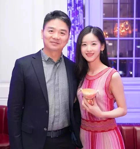 章泽天发文感慨生活不易,她为何有此感慨?