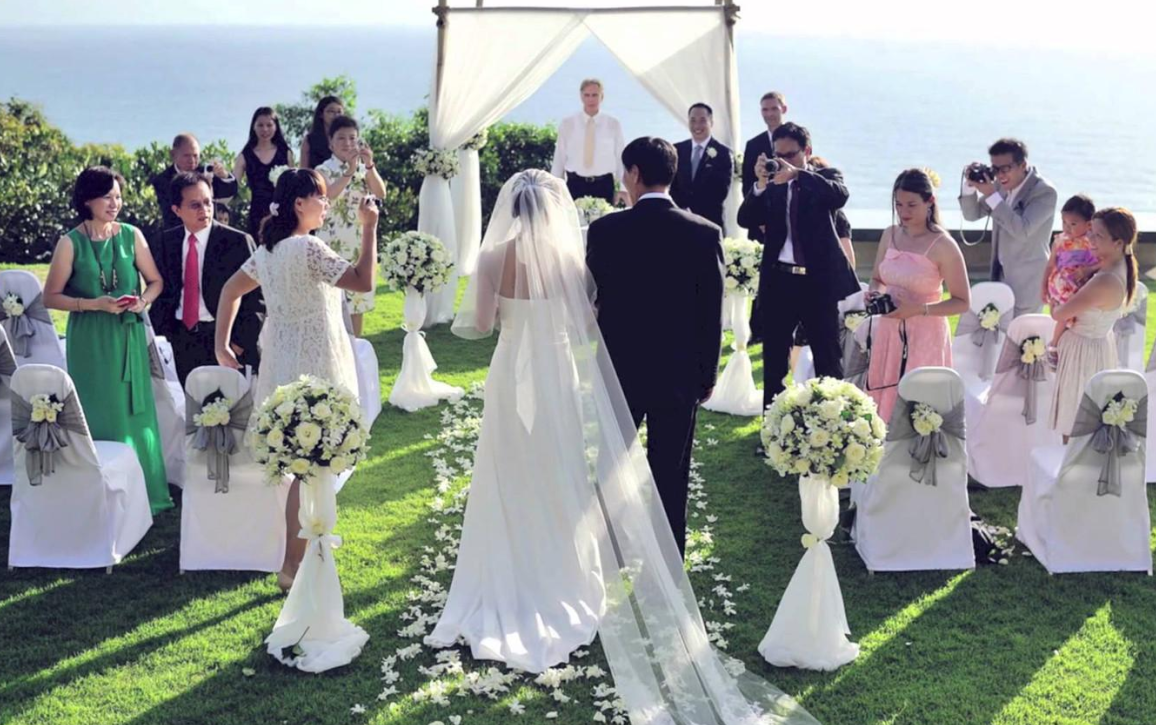 新郎拒绝朗读新婚誓词，当众将其撕毁，这样的男人是不是该趁早离开？