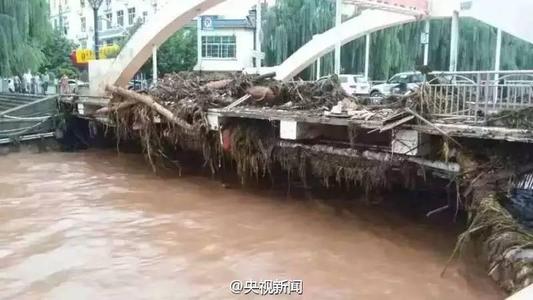 河南多县市超过20个暴雨红色预警同时生效中，暴雨为何又集中在了河南？