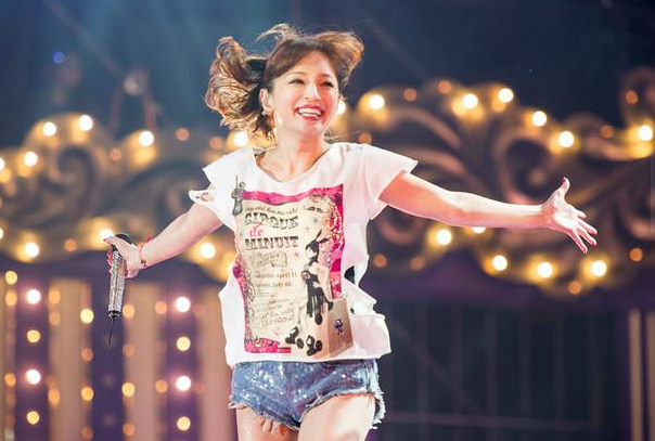 滨崎步两段婚姻最后都是以离婚收场，这背后究竟有何秘密？