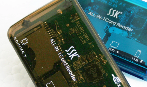 cf卡插读卡器怎么分正反