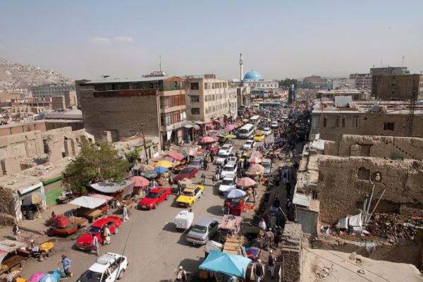 阿富汗国土面积和人口是多少？