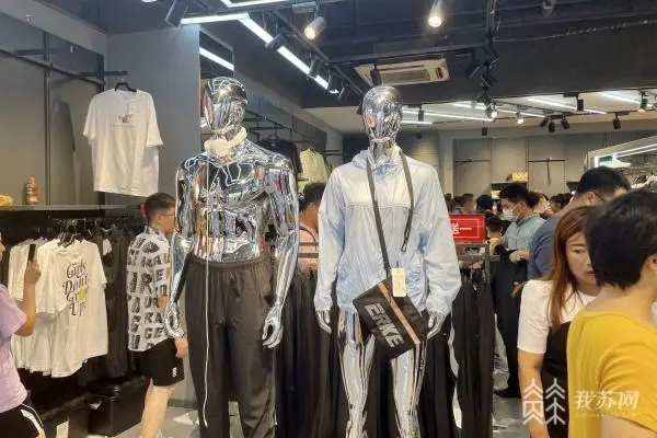 鸿星尔克立志成为百年品牌,它是因何突然走红网络的?