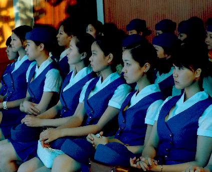 让宅男惊恐，日本空姐竟然被派去神社当巫女，为何会出现这样的操作？