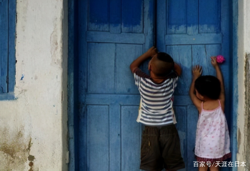 妯娌生女儿我生儿子,婆婆帮她带孩子,妯娌的话让婆婆无地自容,怎么看?