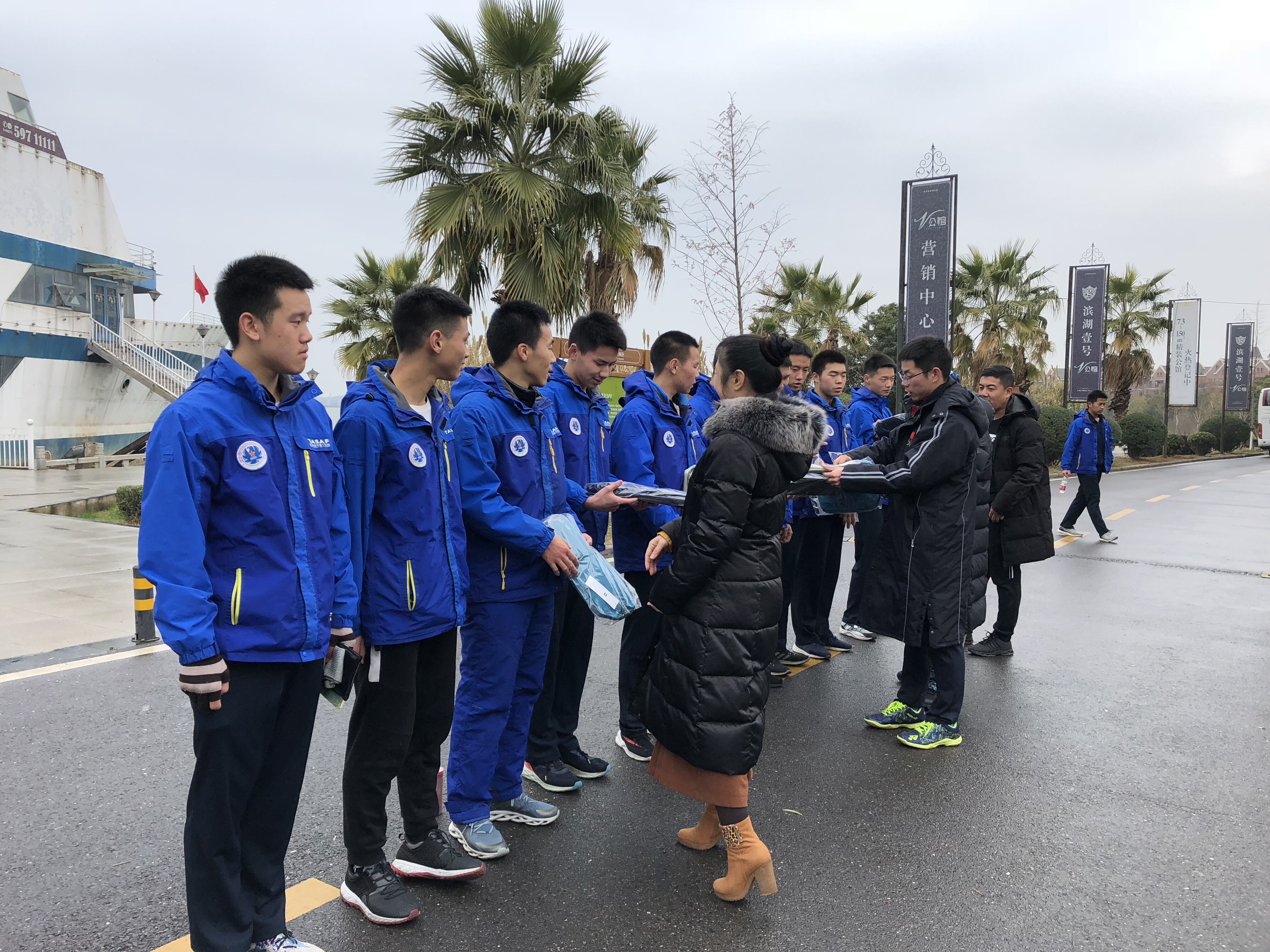 同班17人被空军录取,这是个怎样的班级?