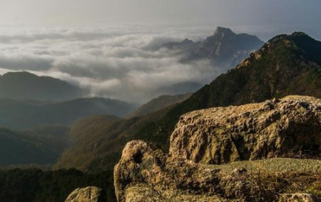 “孔子登泰山而小天下”的意思