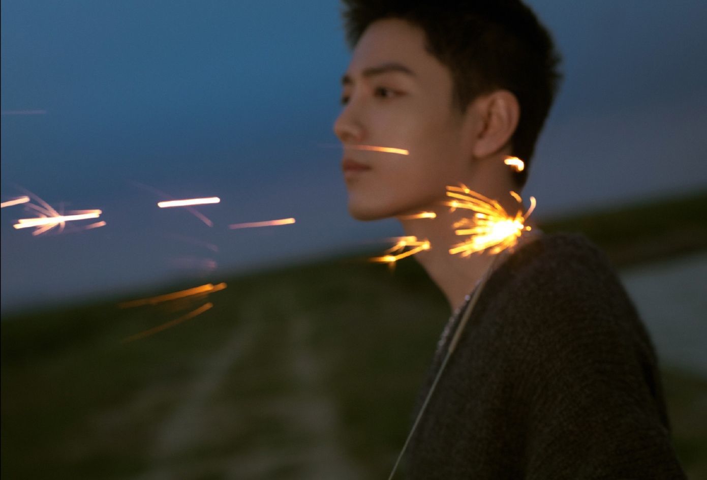 男明星的荧幕初吻都给了谁,肖战太羡慕,蔡徐坤太过于奇葩,你怎么看?