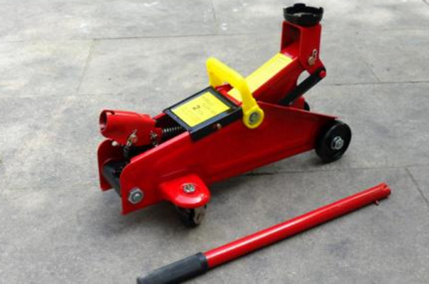 千斤顶的工作原理是什么