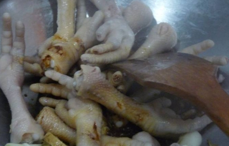 卤鸡爪的制作方法和配料分别是？