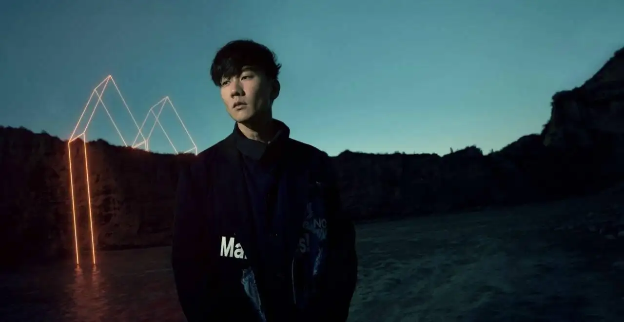 林俊杰又被当年的“套房事件”推上热搜,此事件到底是怎么回事?