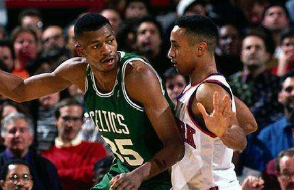 一生热衷篮球的雷吉·刘易斯,为何他会英年早逝?