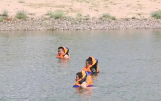 甘肃一哥哥为救弟弟双双溺亡,校方在此事中有哪些责任?