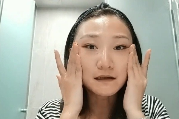 卸妆油怎么用？小白求指导