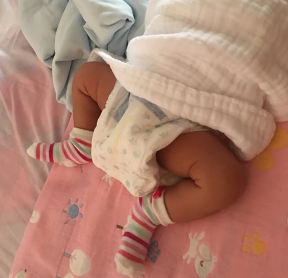 小孩晚上睡觉老不踏实什么原因