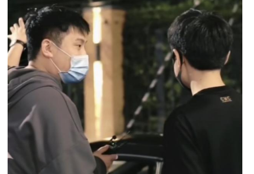 毅莱熊猫哥的真实身份是什么？