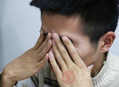 眼睛干涩怎么办?