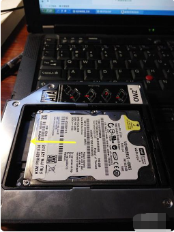 笔记本电脑可以接两个硬盘吗?