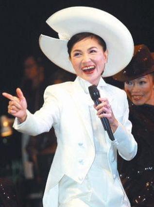 “帽子歌后”凤飞飞,巅峰时红过邓丽君,死讯被“隐藏”一个月,为何?