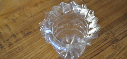 矿泉水瓶做花瓶 步骤是什么?