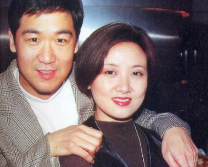 邓婕和张国立结婚多年,为什么不要孩子呢?