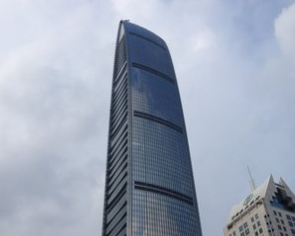 深圳一大厦晃动明显,这是什么原因导致的?