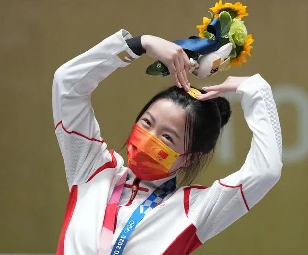 杨倩遭警告,别和白敬亭走得太近,流量艺人配不上你,究竟是为什么?