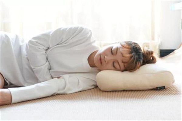 睡觉时,身体突然“抖”了一下,是什么原因?