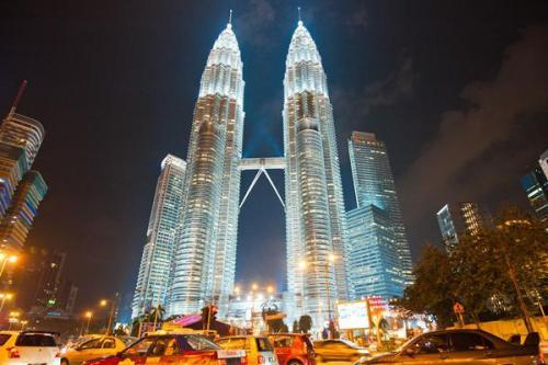 无锡火车站设置无健康码通道,这事你怎么看?