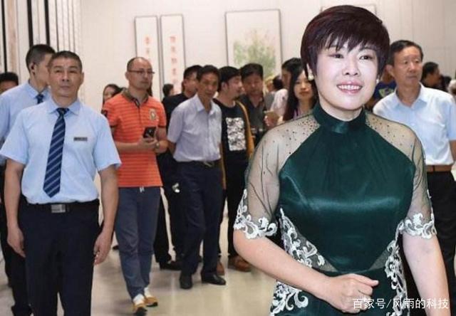 于丹被“北大轰下台”后,她说了一句什么话,令人肃然起敬?