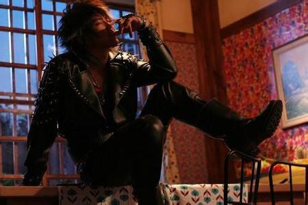 求终极一家里面的鬼龙的帅照，越多越好，谢了