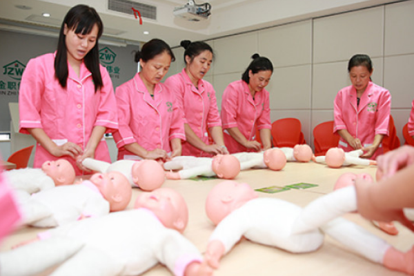 沈阳雇月嫂要多少钱