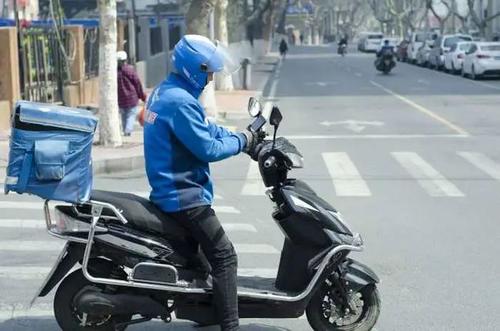 饿了么骑手为赚差价给顾客换菜,到底是怎么回事?