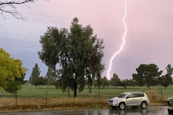 美国加州近几天内遭遇上万次雷击,引发了什么后果?