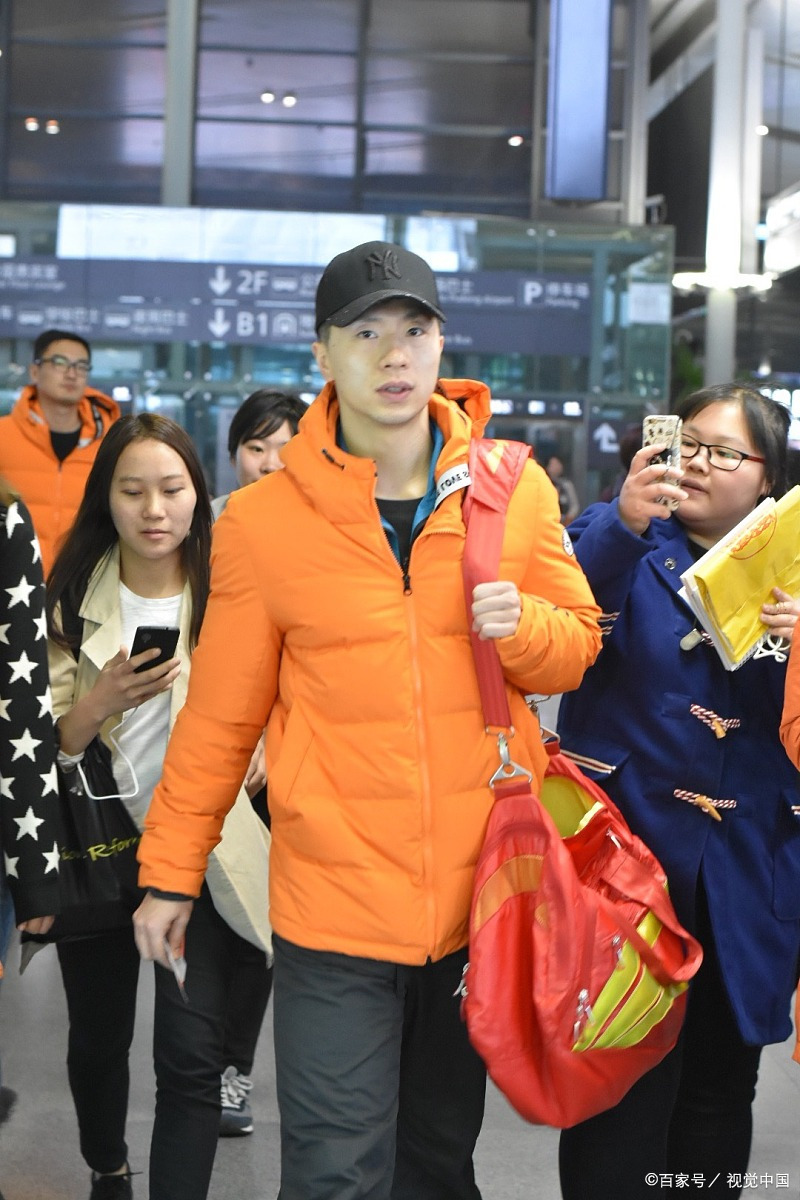 吴京7岁儿子成马龙粉丝,发语音喊“哥哥”被指乱辈分,怎么回事?