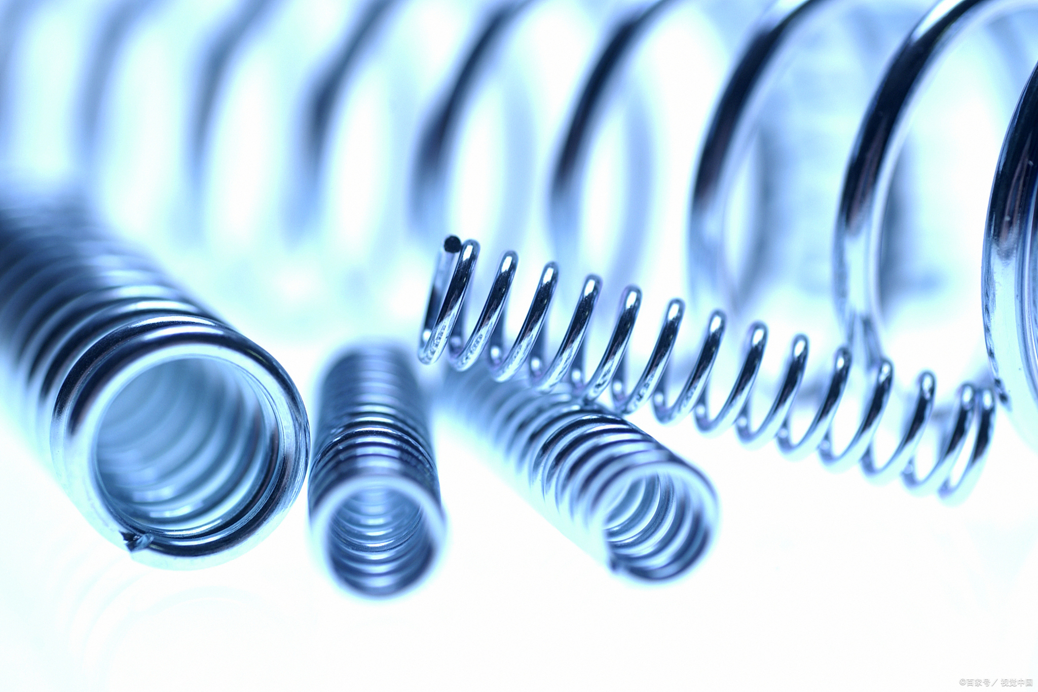 哪个小伙伴知道弹簧是如何制成的呢?