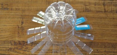 矿泉水瓶做花瓶 步骤是什么?