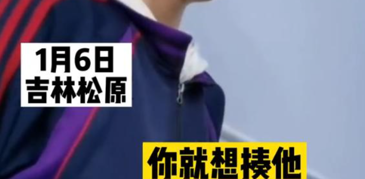 吉林俩男生上课起冲突被罚牵手唱歌,老师的教育方式可取吗?