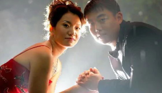 刘国梁有过几个妻子？