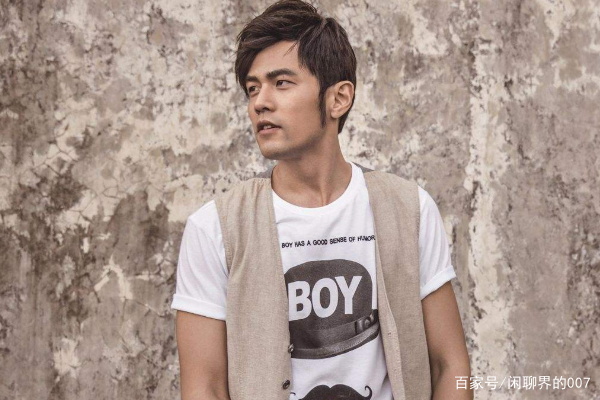 周杰伦晒2千多万豪车，被曝不工作年入过亿，他到底做了啥？