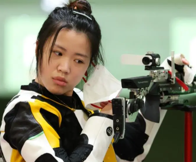 杨倩遭警告,别和白敬亭走得太近,流量艺人配不上你,究竟是为什么?