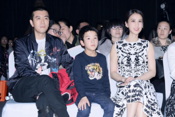 黄圣依杨子家族为奶奶换头像,她的家族为什么那么庞大?