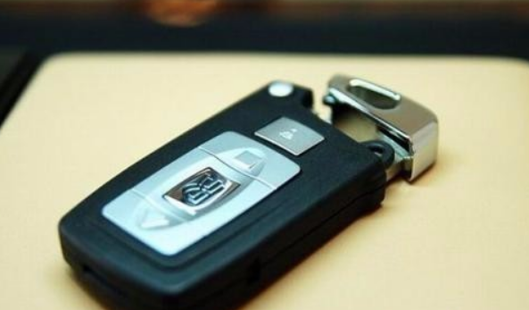 智能钥匙没电了,怎么应急启动?