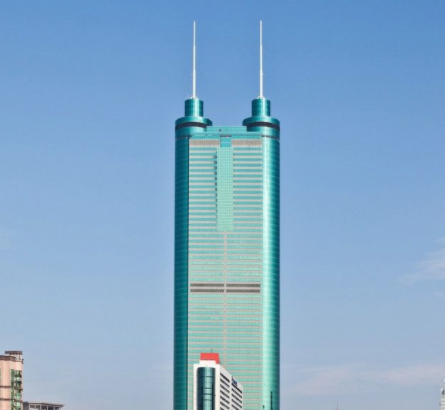 深圳一大厦晃动明显,这是什么原因导致的?