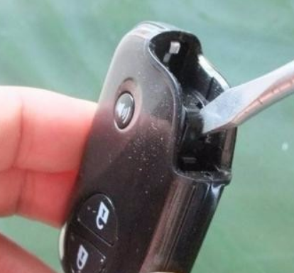 智能钥匙没电了,怎么应急启动?