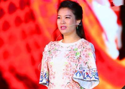 非诚勿扰:无臂女孩被男嘉宾牵手,台下却惨遭抛弃,如今她怎么样了?