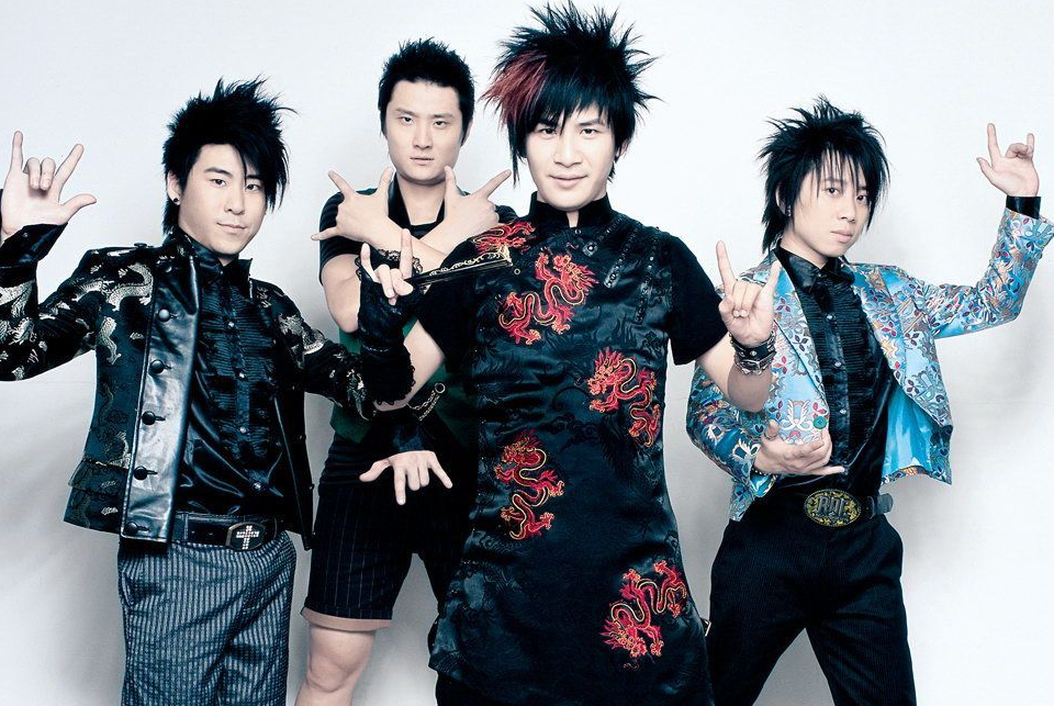 花儿乐队哪首歌是抄袭的?