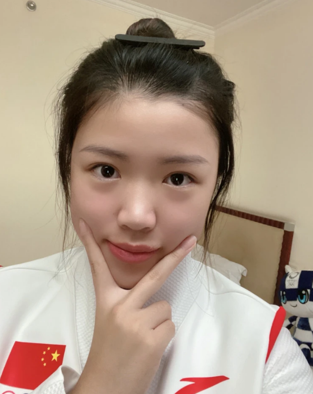 杨倩遭警告,别和白敬亭走得太近,流量艺人配不上你,究竟是为什么?