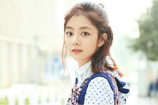 谭松韵妈妈是什么时候去世的,是因何去世的?