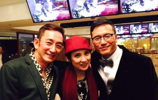 苗侨伟“收服”年轻的戚美珍,凭的是什么?